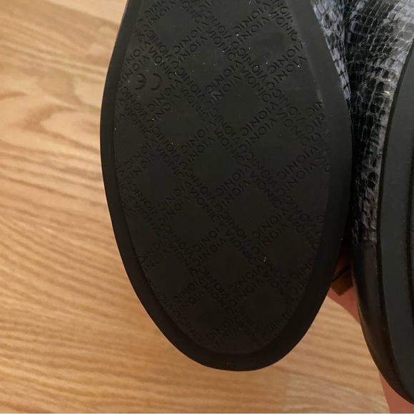 Vionic Black Leather Flats Sz 7 Women’s Bow Toe Shoes - Picture 6 of 7